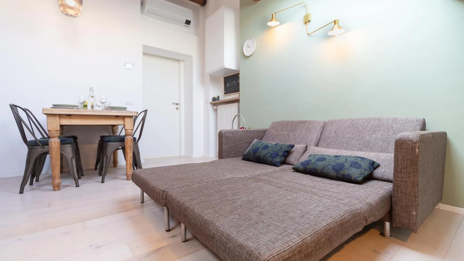 Central Station Comfort Suite - Duomo 15 Min Milan 0*,  Italie
